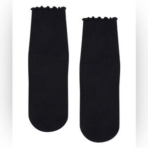 Move Active Grip Socks - Crew Frill Black (S) - NWT
Pilates / Barre